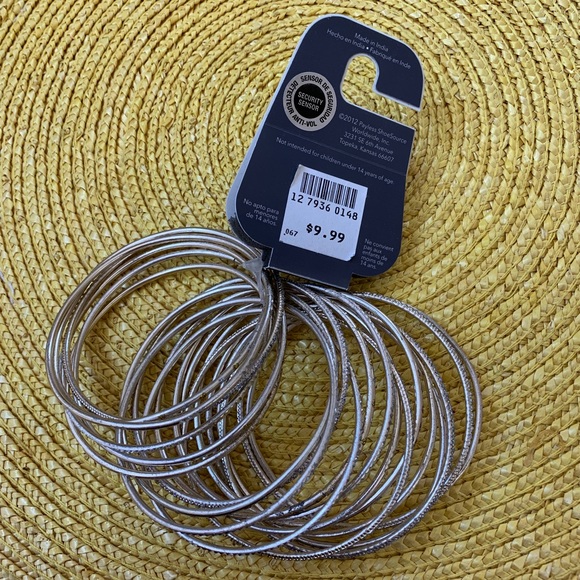 Bracelets - Picture 2 of 3